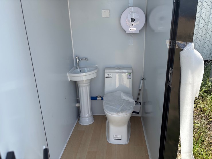 #1309-•-mobile-double-toilet-white-w/-black-frame-image-3