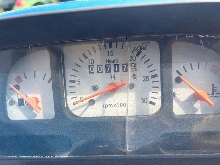 new-holland-3010-image-10