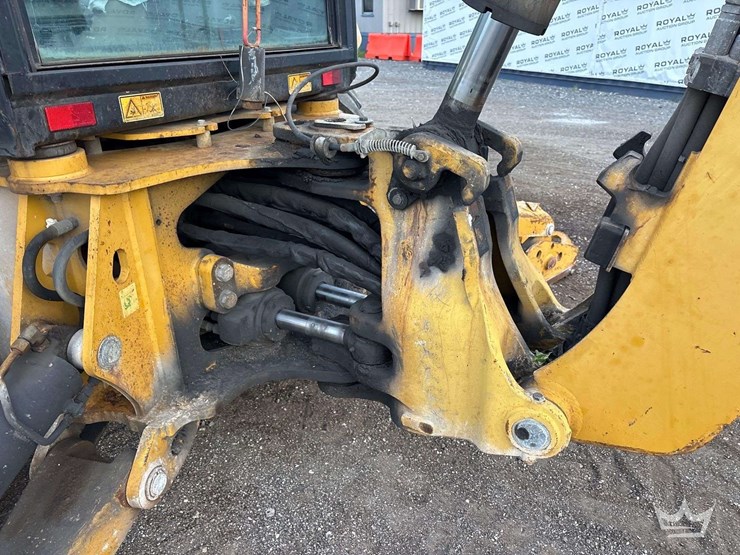 2013-caterpillar-430f-image-11