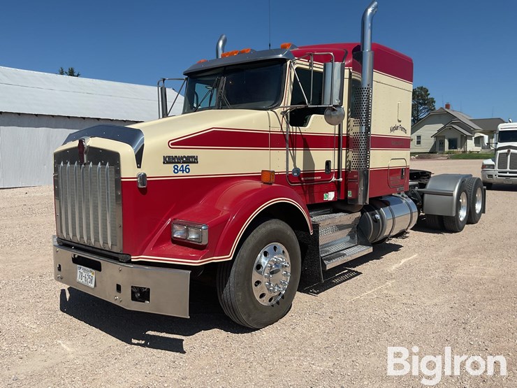 2012-kenworth-t800-image-1