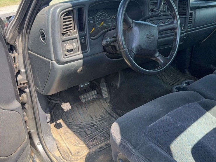 2001-chevrolet-1500-image-10