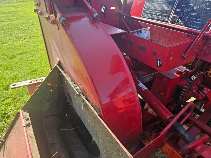 new-holland-790-image-10