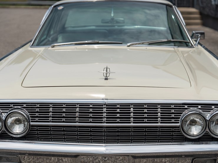 #111-•-1962-lincoln-continental-sedan-image-25