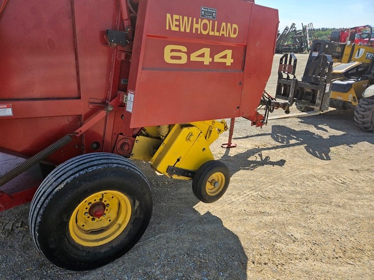 new-holland-644-image-25