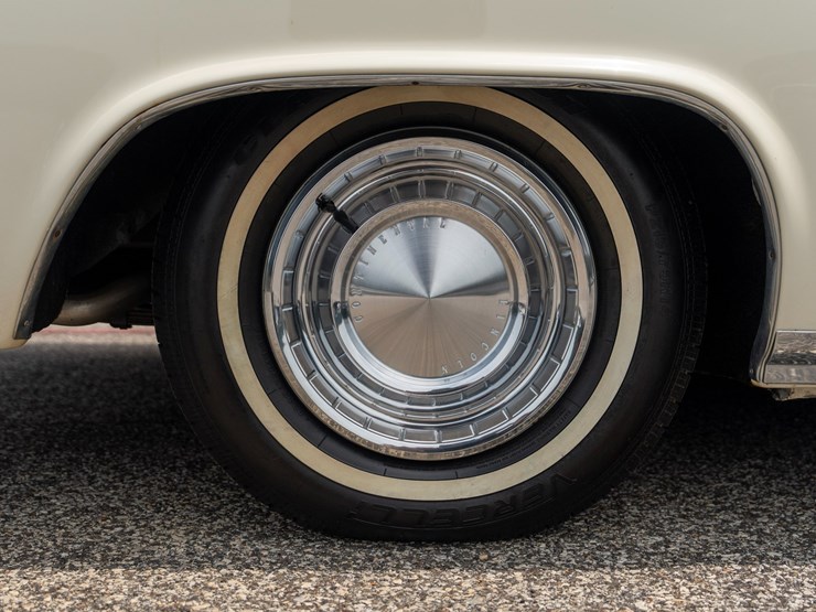 #111-•-1962-lincoln-continental-sedan-image-30