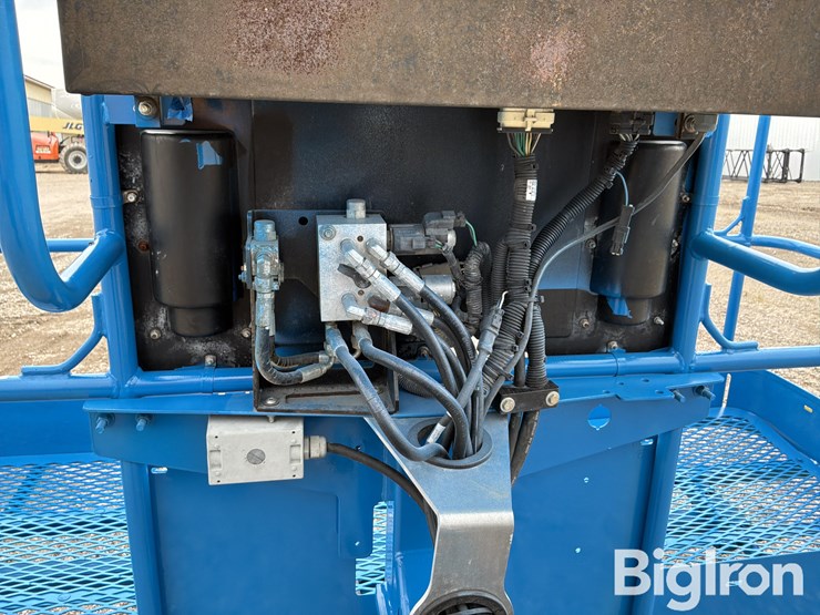 2013-genie-zx135/70-image-14