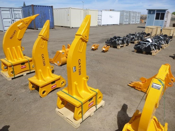 caterpillar-320-image-3