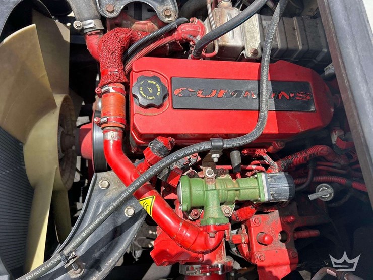 2016-freightliner-m2-106-image-6