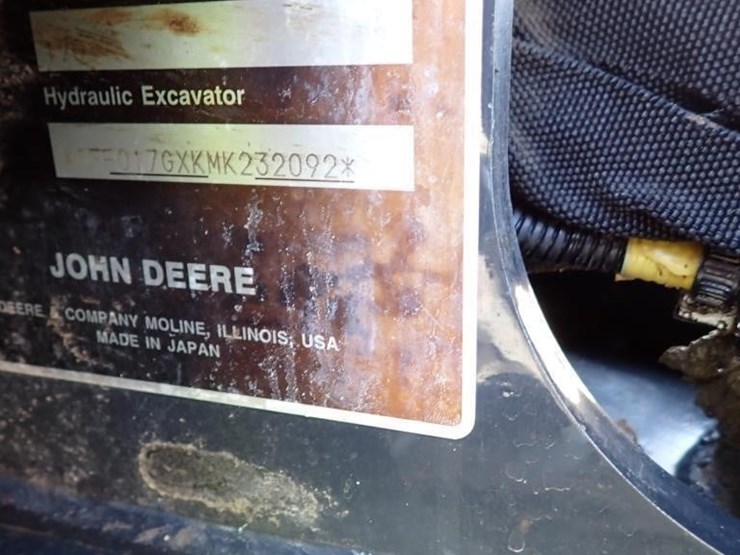 2021-deere-17g-image-27