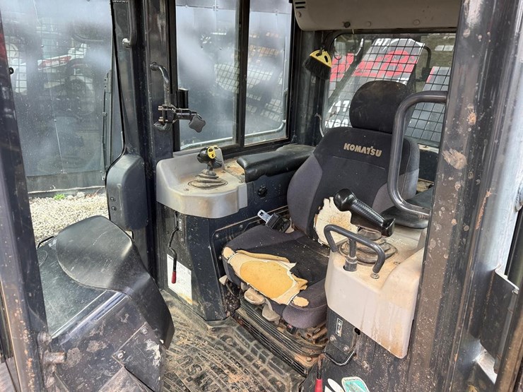 2014-komatsu-d39px-23-image-22