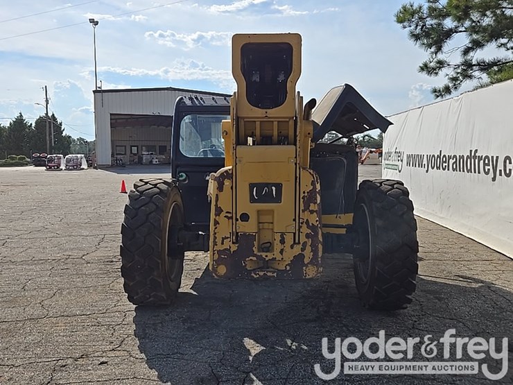 2017-caterpillar-tl1055d-image-4