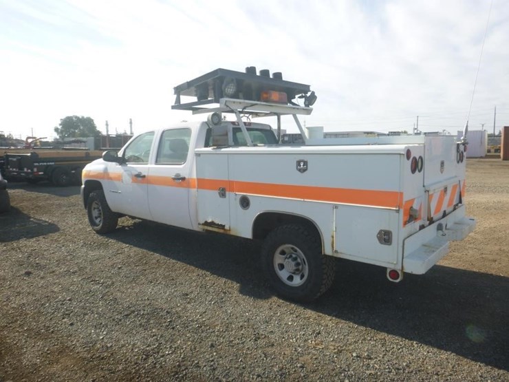 2009-chevrolet-3500hd-image-4