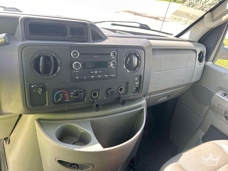 2017-ford-e350-image-12