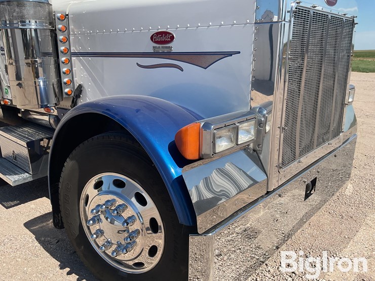 2003-peterbilt-379-image-12
