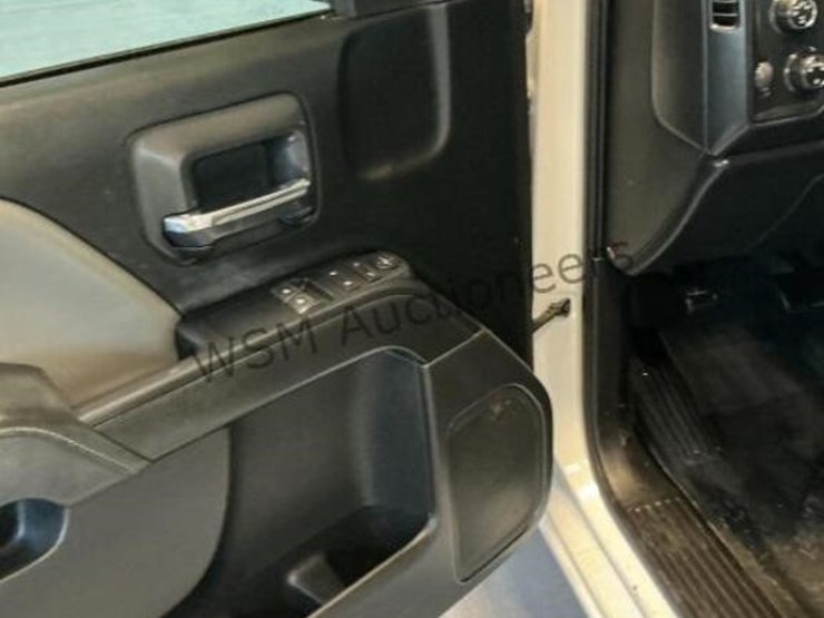 2015-chevrolet-silverado-1500-image-25