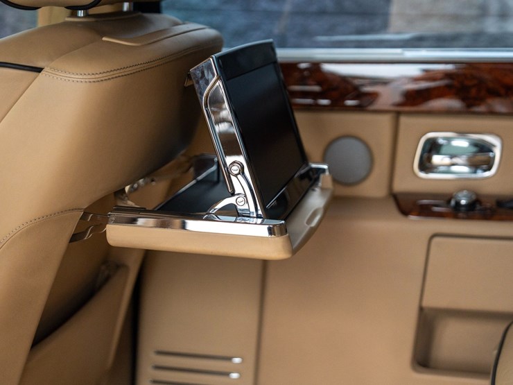 #110-•-2014-rolls-royce-phantom-sedan-image-47