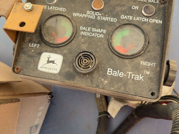 2025-john-deere-535-image-15