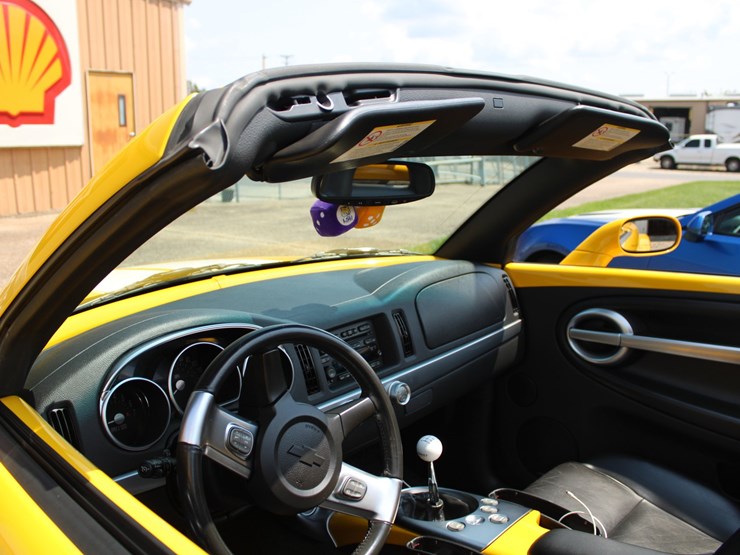 #135-•-offered-at-no-reserve-|-2005-chevrolet-ssr-image-47