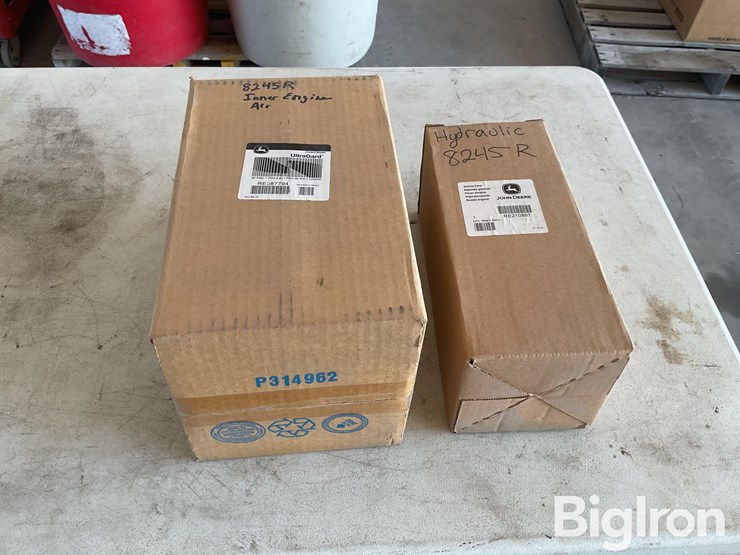 john-deere-8245r-image-2