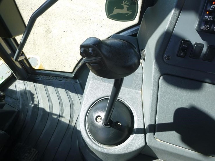 2020-deere-410sg-image-31
