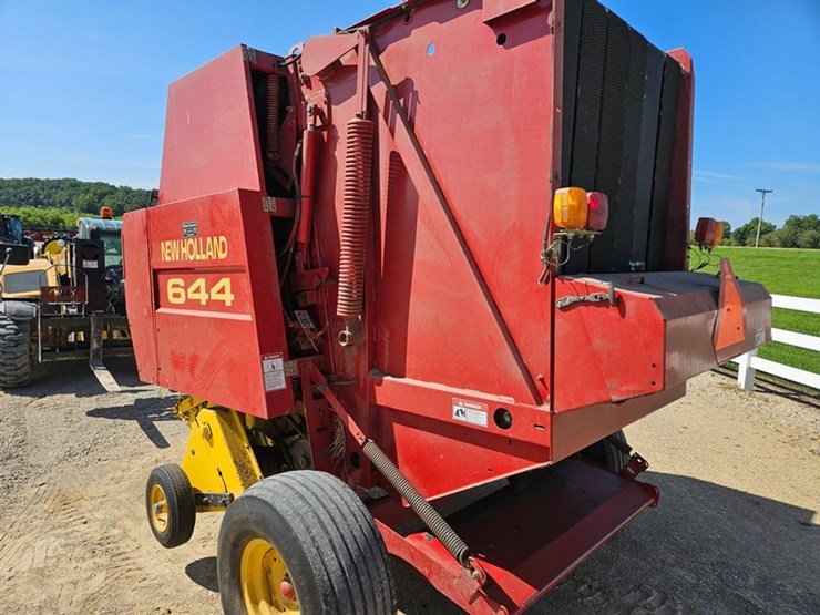 new-holland-644-image-18