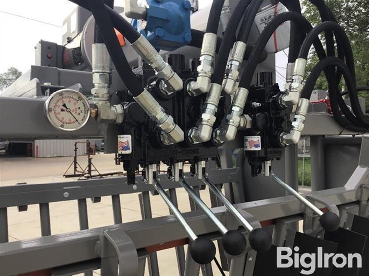 2026-bowman-2800-medium-duty-hydraulic-squeeze/head-cattle-chute-image-12
