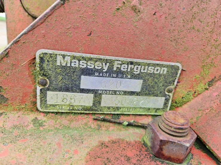 massey-ferguson-620-image-31