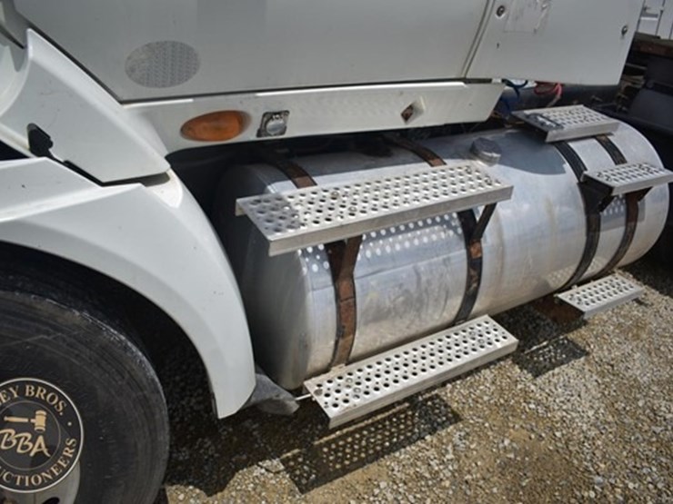 2014-international-prostar-image-99