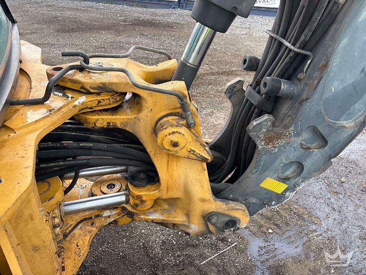 2015-deere-410l-image-10