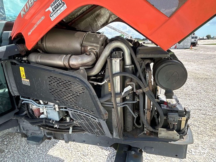 kubota-m5-111f-108hp-agricultural-tractor-image-9