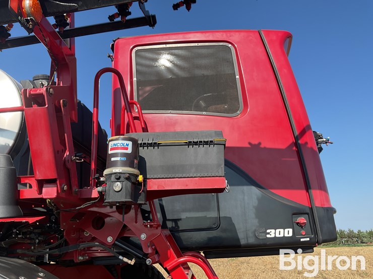 2018-miller-6300-nitro-self-propelled-sprayer-image-15