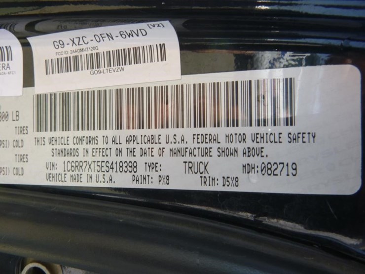 2014-dodge-1500-image-18