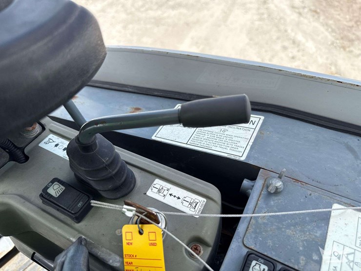 2022-takeuchi-tb225-image-31
