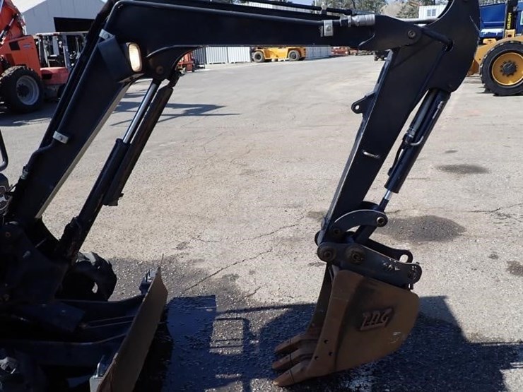 2021-deere-17g-image-6