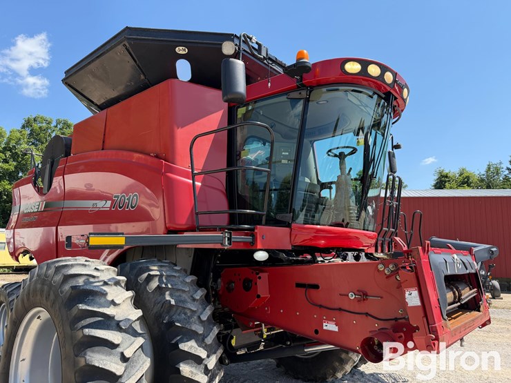 2007-case-ih-7010-image-13