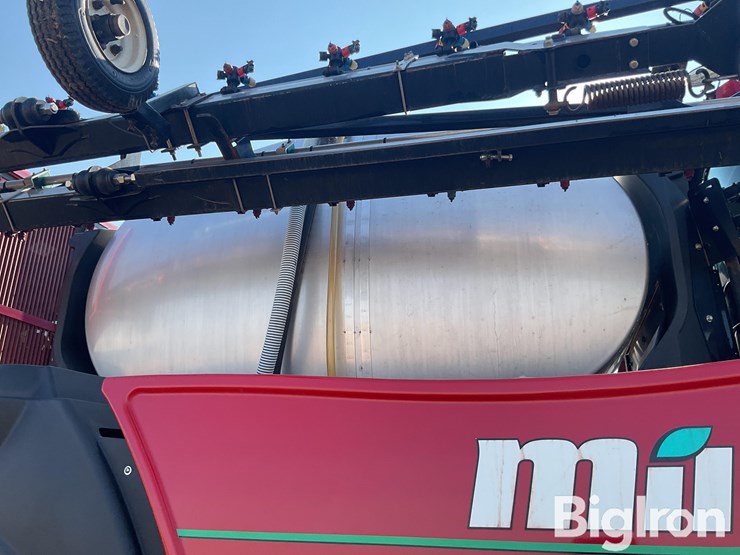 2018-miller-6300-nitro-self-propelled-sprayer-image-20
