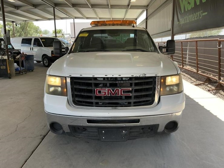 2008-gmc-sierra-2500hd-image-3