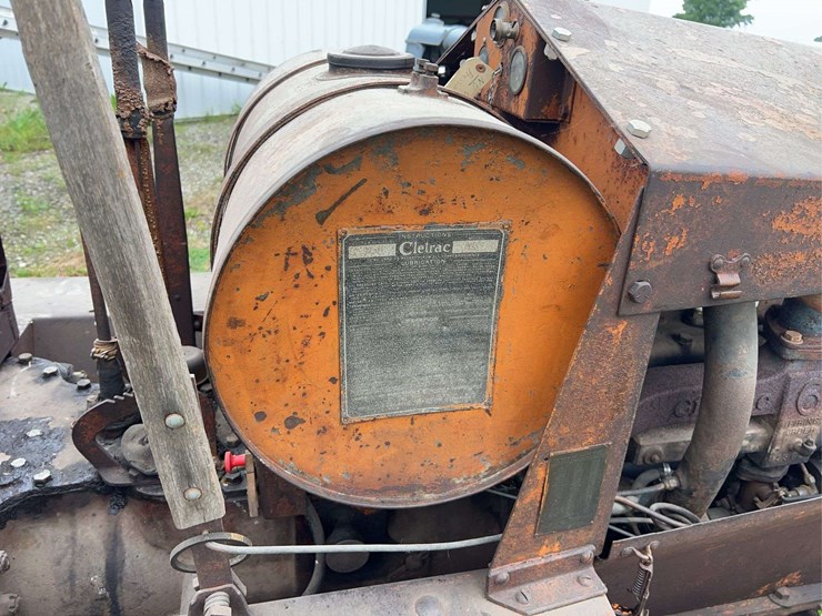 cletrac-25-crawler-image-24