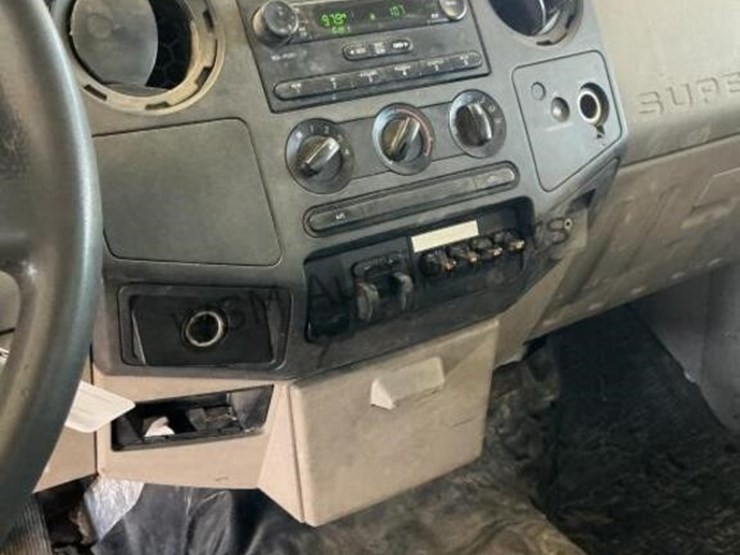2008-ford-f550-image-23