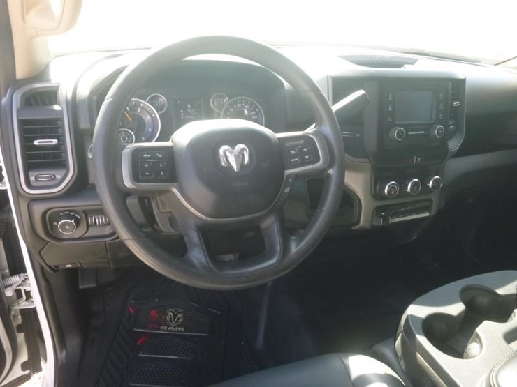 2019-dodge-3500-image-12