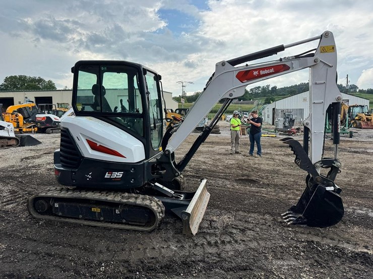 2023-bobcat-e35i-image-7