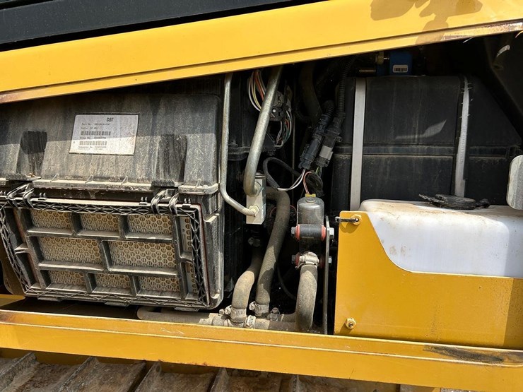 2016-caterpillar-d4k2-lgp-image-21