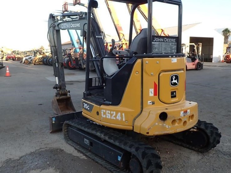 2023-deere-35g-image-4