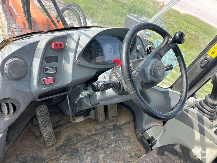 2021-hitachi-zw180-6-image-24