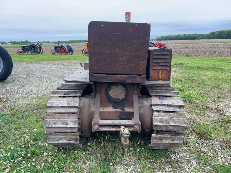 cletrac-25-crawler-image-4