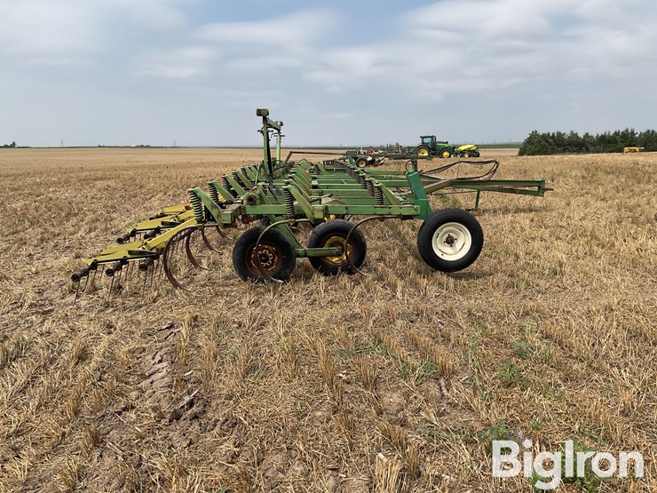 john-deere-1650-image-4