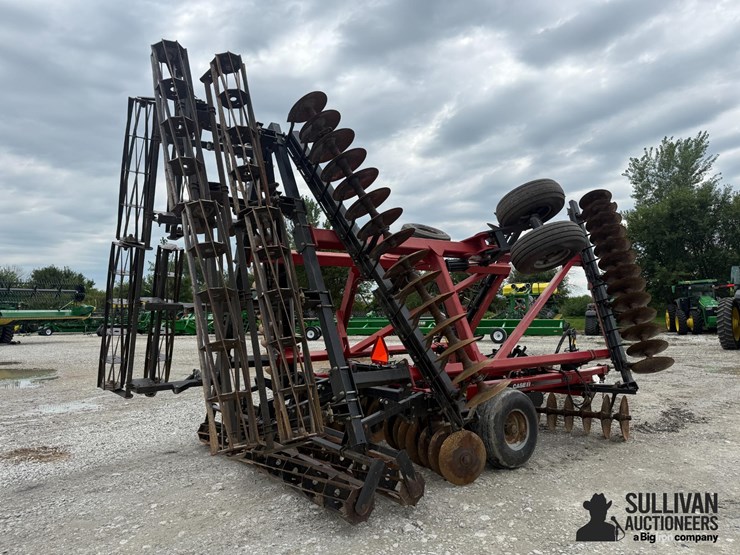 2010-case-ih-340-image-4