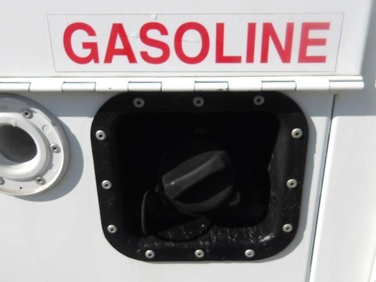 2011-ford-f550-image-7