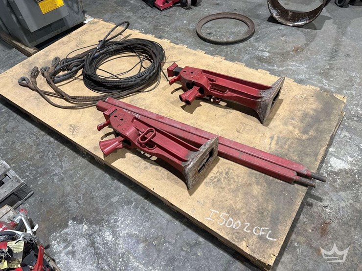 pallet-of-farm-jacks-and-lifting-cable-image-1