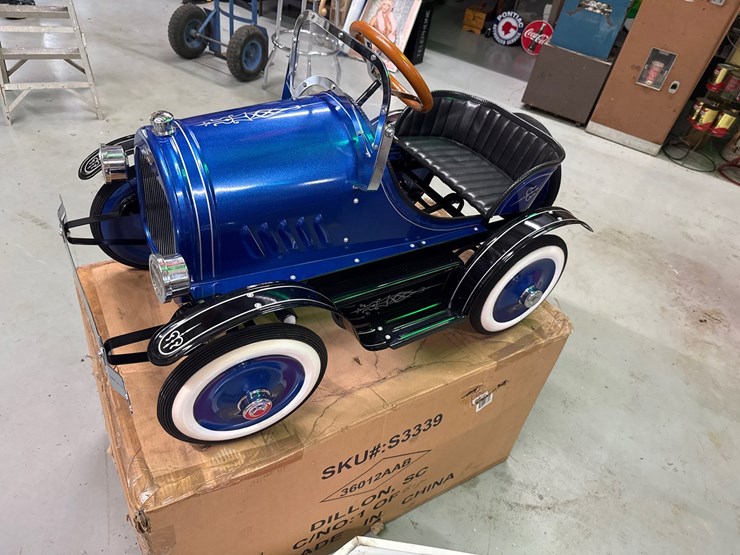 #288-•-stamp-steel-pedal-car-classic-roadster-image-3